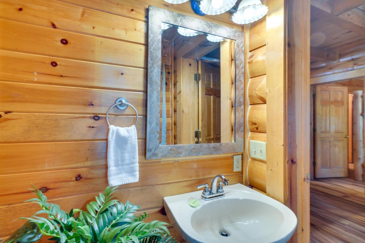 Lovely Gatlinburg Cabin With Private Hot Tub! エクステリア 写真