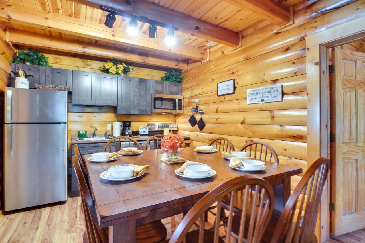 Lovely Gatlinburg Cabin With Private Hot Tub! エクステリア 写真