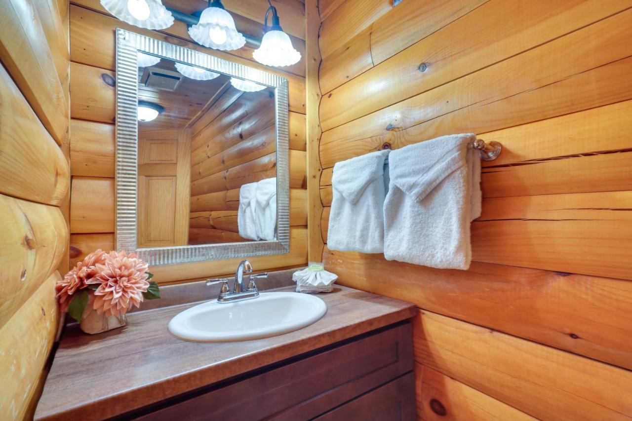 Lovely Gatlinburg Cabin With Private Hot Tub! エクステリア 写真
